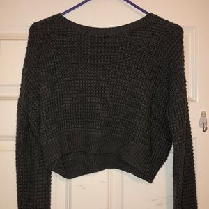 Cute and cozy cropped grey sweater